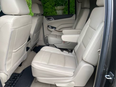 Used 2019 GMC Yukon XL Denali w/ Denali Ultimate Package AWD/4WD image 26