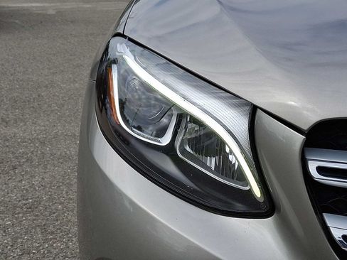 Used 2019 Mercedes-Benz GLC 300 4MATIC image 9