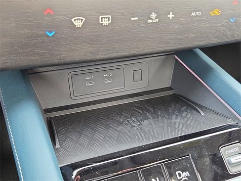 Certified 2025 Nissan Murano Platinum w/ Cargo Package image 30