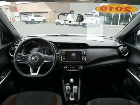 Used 2019 Nissan Kicks SR w/ Exterior Package image 17