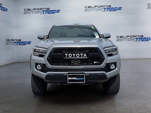 Used 2020 Toyota Tacoma TRD Off-Road w/ Technology Package image 2