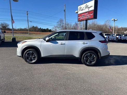 Used 2025 Nissan Rogue SV image 7