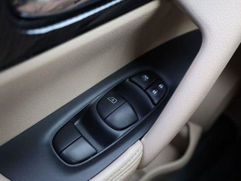 Used 2020 Nissan Rogue SL w/ Premium Package FWD image 20