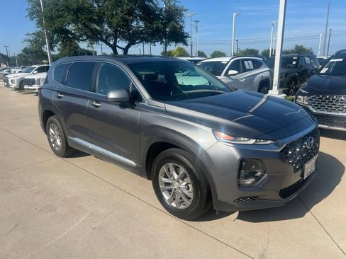 Used 2019 Hyundai Santa Fe SE FWD image 2