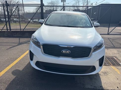 Used 2020 Kia Sorento LX image 2