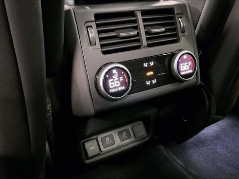 Used 2025 Land Rover Discovery S AWD/4WD image 10