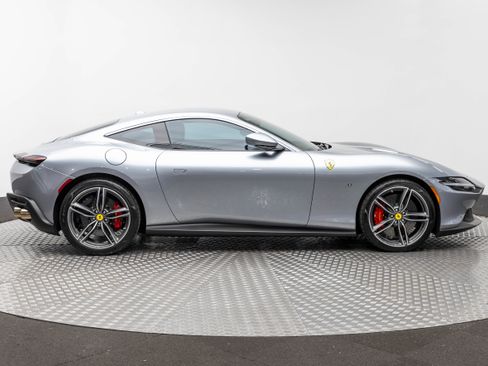Certified 2024 Ferrari Roma RWD image 9