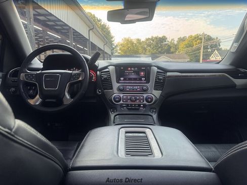 Used 2015 GMC Yukon Denali w/ Premium Package AWD/4WD image 41