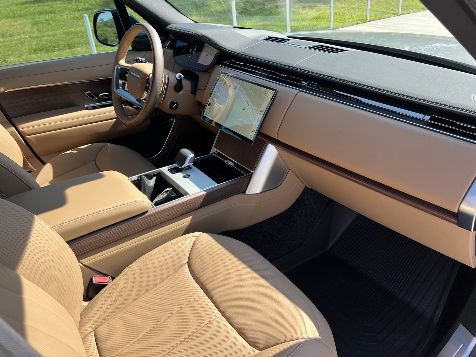 New 2026 Land Rover Range Rover SE AWD/4WD image 3