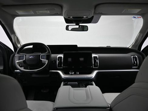 Used 2025 Ford Expedition Max Platinum AWD/4WD image 32