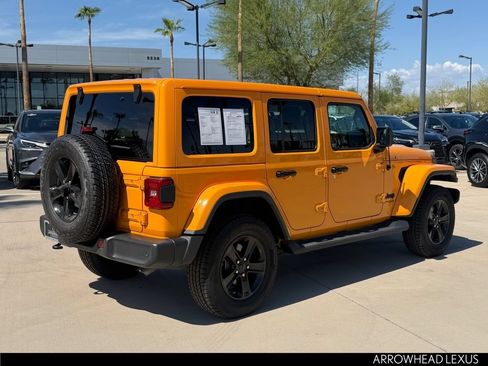 Used 2021 Jeep Wrangler Unlimited Sahara AWD/4WD image 6