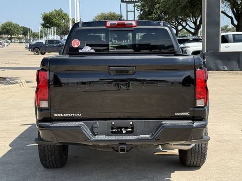 Used 2024 Chevrolet Colorado Trail Boss w/ Technology Package AWD/4WD image 6