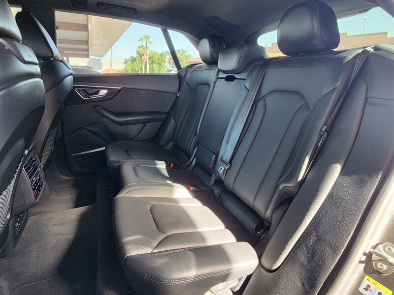 Used 2019 Audi Q8 Prestige w/ Luxury Package AWD/4WD image 91