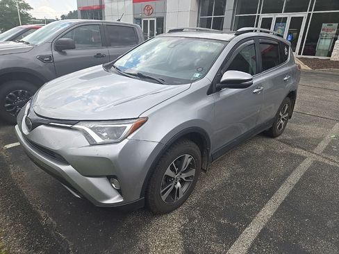 Used 2018 Toyota RAV4 XLE AWD/4WD image 7