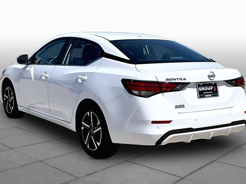 Used 2025 Nissan Sentra SV FWD image 8