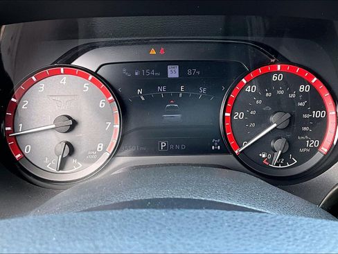 Used 2021 Nissan Titan PRO-4X w/ Pro-4x Convenience Package AWD/4WD image 14