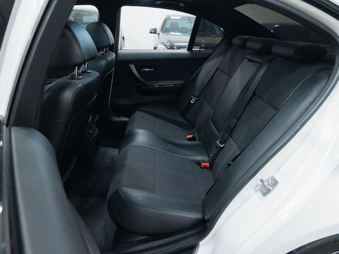 Used 2011 BMW M3 image 30