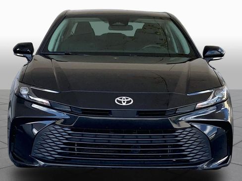 Used 2025 Toyota Camry LE FWD image 4