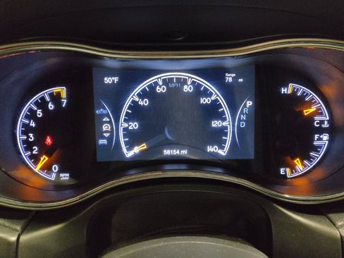 Used 2022 Jeep Grand Cherokee Laredo X image 23