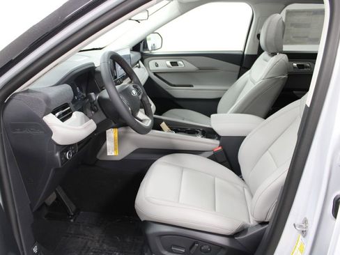 New 2026 Ford Explorer Active AWD/4WD image 22