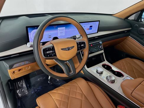 Certified 2025 Genesis GV80 3.5T Prestige image 9