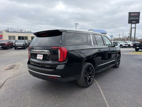 Used 2022 GMC Yukon XL SLT image 4