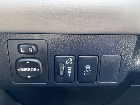 Used 2014 Toyota RAV4 XLE image 22