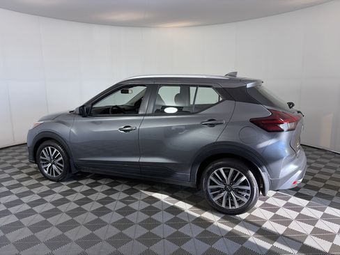 Certified 2023 Nissan Kicks SV FWD image 8