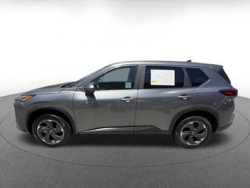 Used 2025 Nissan Rogue SV FWD image 9