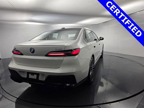 Certified 2025 BMW 760i xDrive image 16
