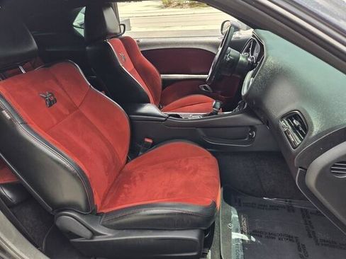 Used 2016 Dodge Challenger R/T Scat Pack RWD image 19