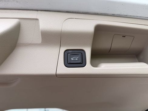 Used 2017 GMC Acadia Denali w/ Technology Package AWD/4WD image 17