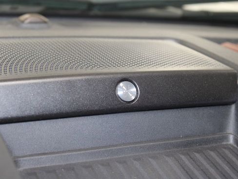 Used 2018 Ford F150 Platinum w/ Equipment Group 701A Luxury image 24