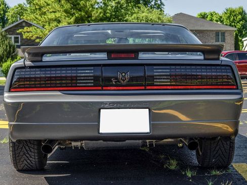 Used 1989 Pontiac Firebird Trans Am RWD image 5