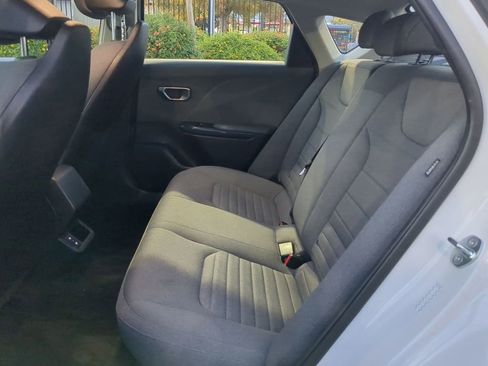 Used 2025 Kia K4 EX image 26