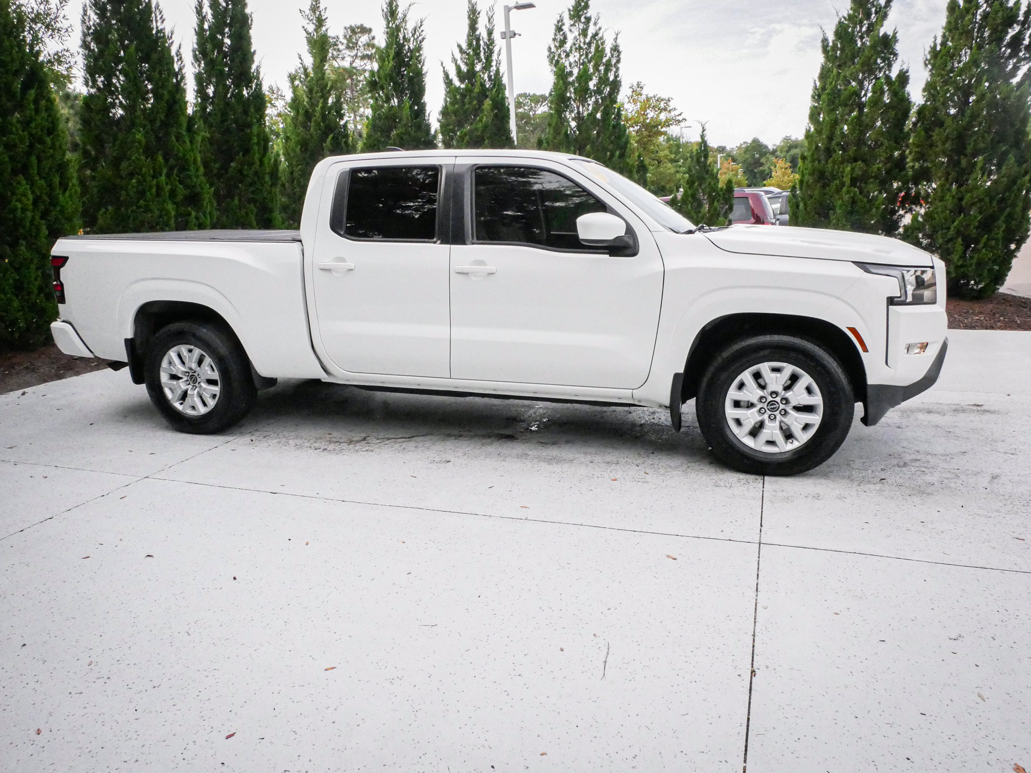 Used 2022 Nissan Frontier SV w/ Technology Package RWD image 11