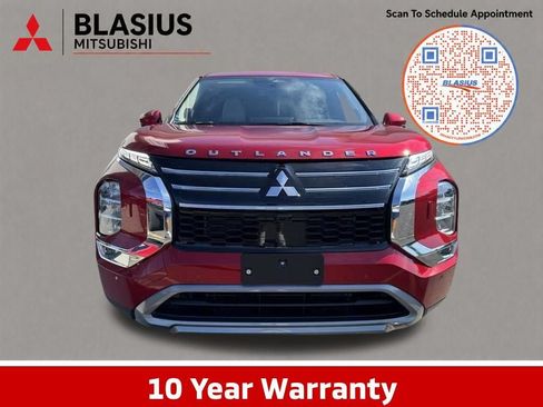 Used 2025 Mitsubishi Outlander SE AWD/4WD image 2