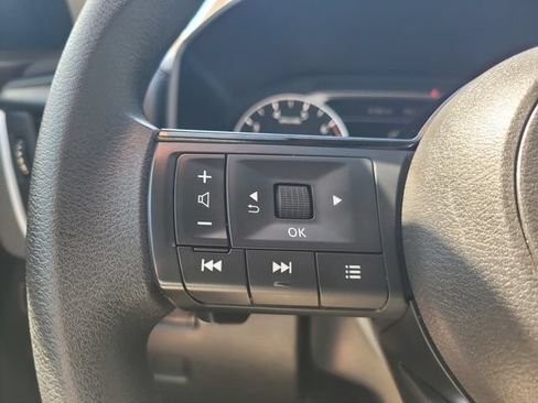 Certified 2023 Nissan Rogue SV FWD image 28