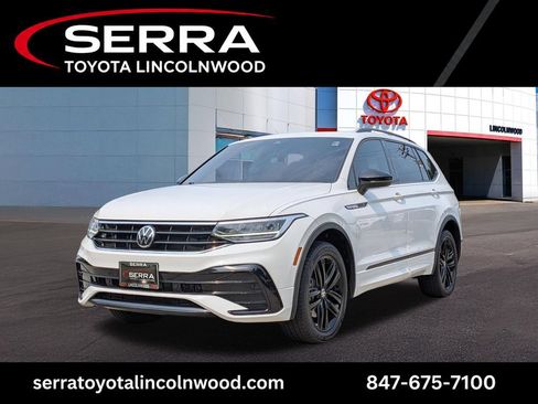 Used 2022 Volkswagen Tiguan SE R-Line FWD image 1