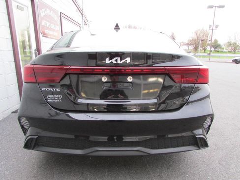 Used 2024 Kia Forte LXS image 3