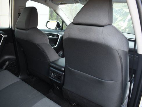 Used 2024 Toyota RAV4 XLE AWD/4WD image 27