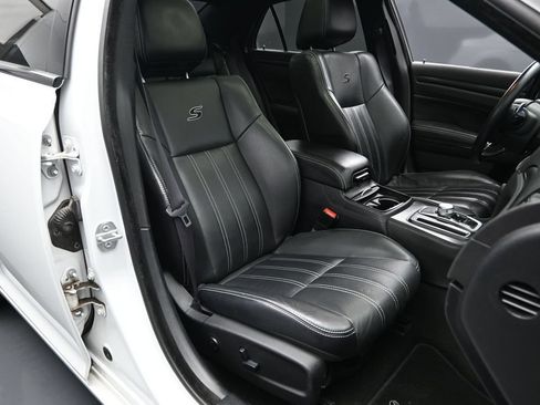 Used 2015 Chrysler 300 S w/ 300S Premium Group RWD image 12