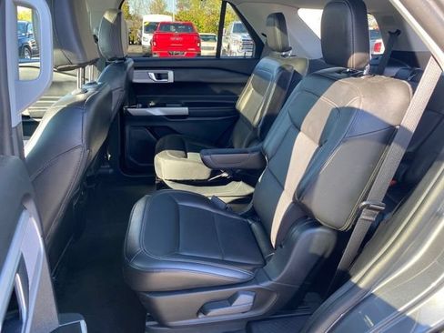 Used 2022 Ford Explorer Limited AWD/4WD image 19