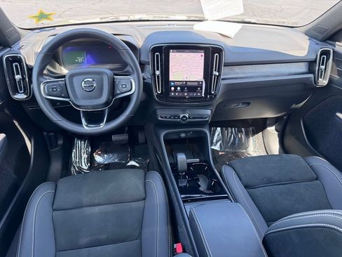 Used 2023 Volvo XC40 Recharge Ultimate w/ Protection Package Premier AWD/4WD image 10