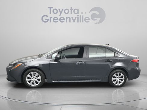 Used 2025 Toyota Corolla LE image 5