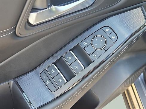 New 2025 Nissan Rogue SL w/ Tech Package image 17