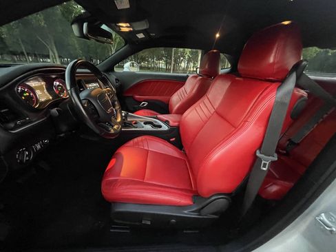 Used 2022 Dodge Challenger GT AWD/4WD image 4