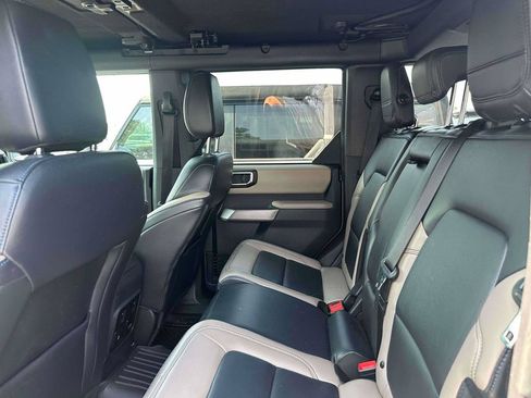 Used 2023 Ford Bronco Wildtrak AWD/4WD image 10