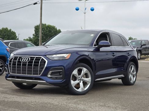 Used 2021 Audi Q5 2.0T Premium Plus w/ Premium Plus Package AWD/4WD image 2