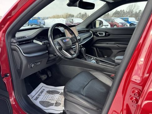 Used 2022 Jeep Compass Limited image 11